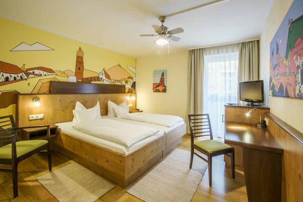 אמברג Hotel Brunner מראה חיצוני תמונה